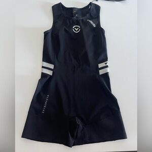 Virus women’s singlet New